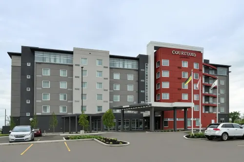Courtyard Saskatoon Airport Hotels in Saskatoon