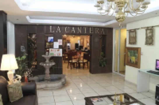 Hotel Rincon Real Suites