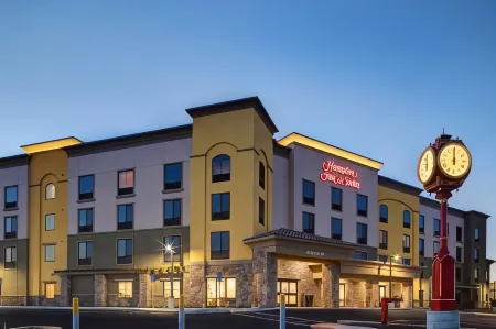 Hampton Inn & Suites by Hilton Marina