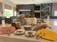 Howard Johnson by Wyndham la Plata Hotels in Lisandro Olmos