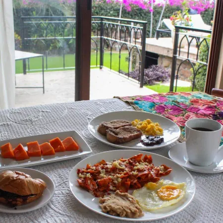 Hotel Lindo Ajijic Bed & Breakfast