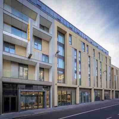 Maldron Hotel Newcastle Hotel Exterior