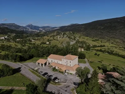 Hôtel le Panoramic - Votre Hôtel au cœur des Gorges du Verdon Hotels in Les Salles-sur-Verdon