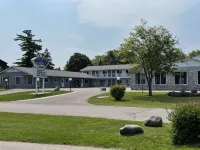 Lighthouse View Motel - parking