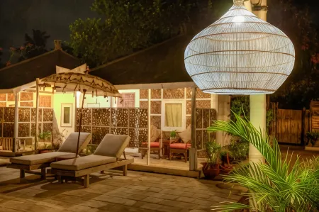Les Villas Ottalia Yoga & Diving, Gili Meno Отели рядом с достопримечательностью «Гили Мено»