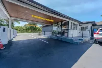 蒙特雷沖浪旅館