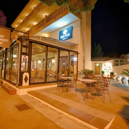 Bell Port Hotel
