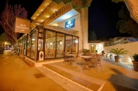 Bell Port Hotel - parking