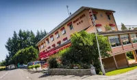 Logis Hôtel Beau Site Hotels in Lavastrie