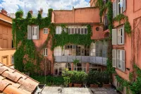 Maison Evelina Hotels in 