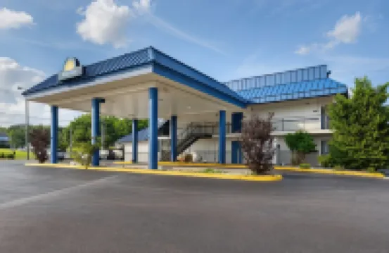 Days Inn by Wyndham Knoxville North Hotels in Knoxville