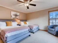 Scenic views from 4 bed Single family home - close to skiing and Lake Dillon Hotels near Dillon Reservoir