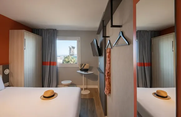 宜必思快捷英國大道尼斯機場酒店