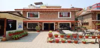 MeroStay 110 Cottage Hotels in Pakanajol