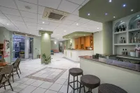 Alamis Hotel & Apartments - Bars
