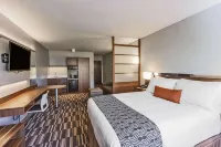 Microtel Inn & Suites by Wyndham Tioga Hotel a Williams County