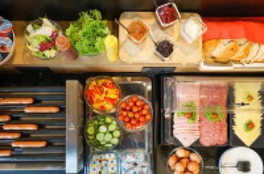 Chors Like a Hotel - Hostel