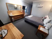 Civic Motel Grafton - parking