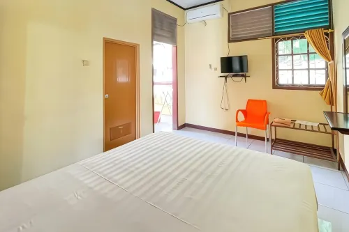 Hotel Shanty Mitra RedDoorz Các khách sạn ở Cigandamekar
