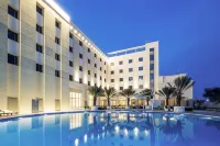 Mercure Sohar - Pools