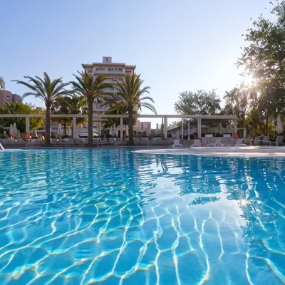 بي جي هوتل كاباليرو Hotels near مركز بالما للمؤتمرات