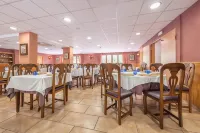 Hotel & Restaurante Peña - parking