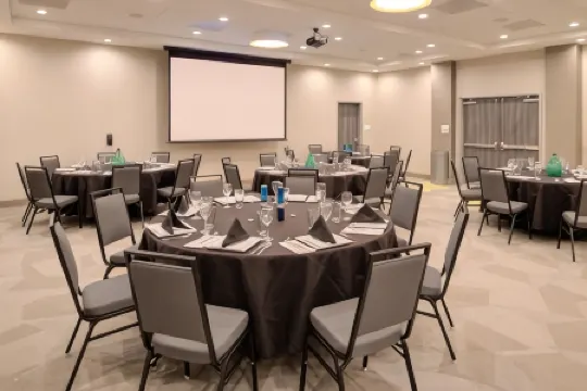 Holiday Inn & Suites HOUSTON WEST - KATY MILLS by IHG