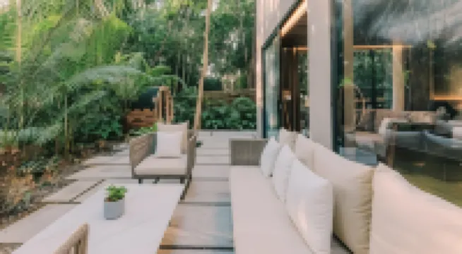 피스 리오, H 호스피탈리티 관리