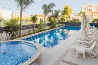 Royal Palace Hotel - Pools