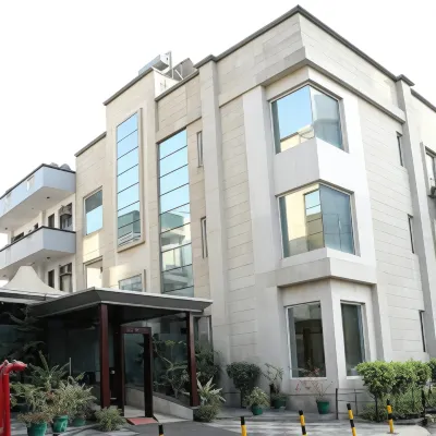 Inde Hotel Signature Tower Hotel in zona MullenLowe Lintas Group