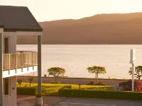 Radfords on the Lake - Mountain view