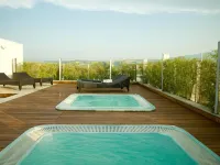 Breaking Business Hotel - Beach