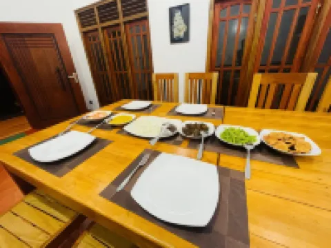 辛哈拉賈河邊度假村