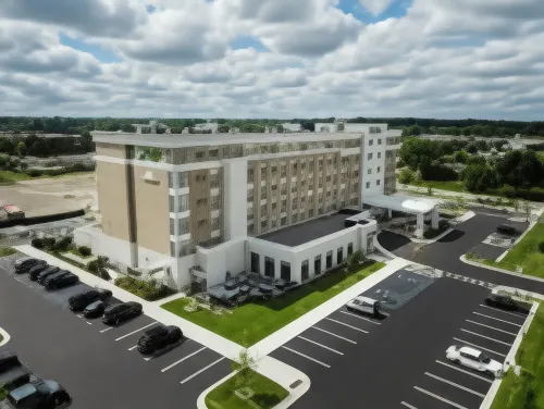 Holiday Inn & Suites Farmington Hills - Detroit NW Hotels in West Bloomfield Township