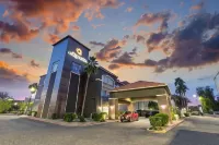 La Quinta Inn & Suites by Wyndham Phoenix I-10 West Hotels in Maryvale