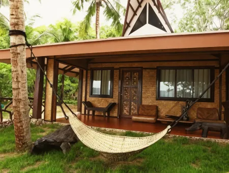 Flower Island Resort Отели в г. Тейтей