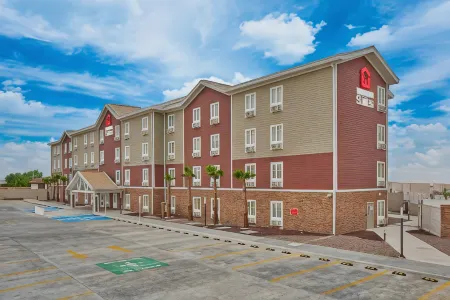 Extended Suites Chihuahua la Juventud Отели в г. Чиуауа