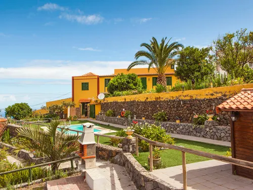 Camino la Candelaria Hotels in La Orotava
