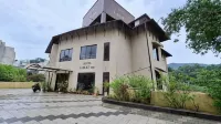Hotel Lalit Inn Lonavala - Kæledyr tilladt