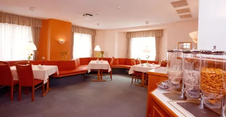 Hotel Blume Post Отели в г. Бурладинген
