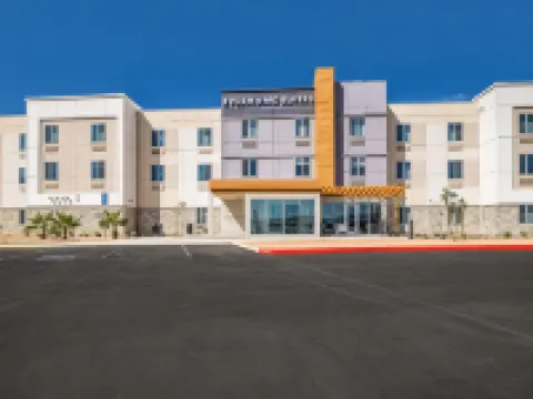 Everhome Suites Corona Hotels in Corona