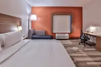 Holiday Inn Express & Suites NASHVILLE METROCENTER DOWNTOWN by IHG