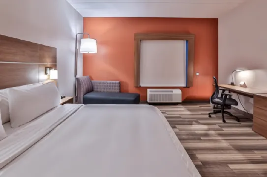 Holiday Inn Express & Suites NASHVILLE METROCENTER DOWNTOWN by IHG