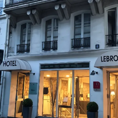 Hôtel Lebron Отели рядом с достопримечательностью «Театр Ля-Сигаль»