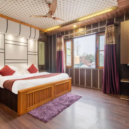 Hotel York (5 Mins Walk to Dal Lake) Hotels in Srinagar