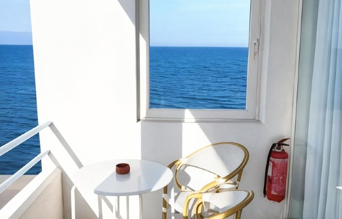 Seafront Studios and Apartments