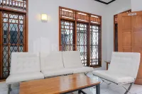 Griya Asri Guest House RedPartner - 2-Star