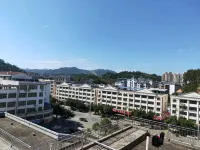 定南鑫睿ホリデーホテル - 駐車場
