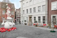 Boutique hotel Jeroen โรงแรม Butique จีเรอิน