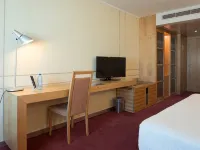 VIP Executive Entrecampos - Hotel & Conference Hotels near Entrecampos